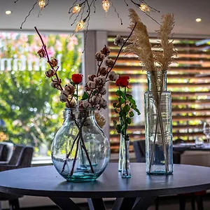 Hotel Bressane De, Buellas